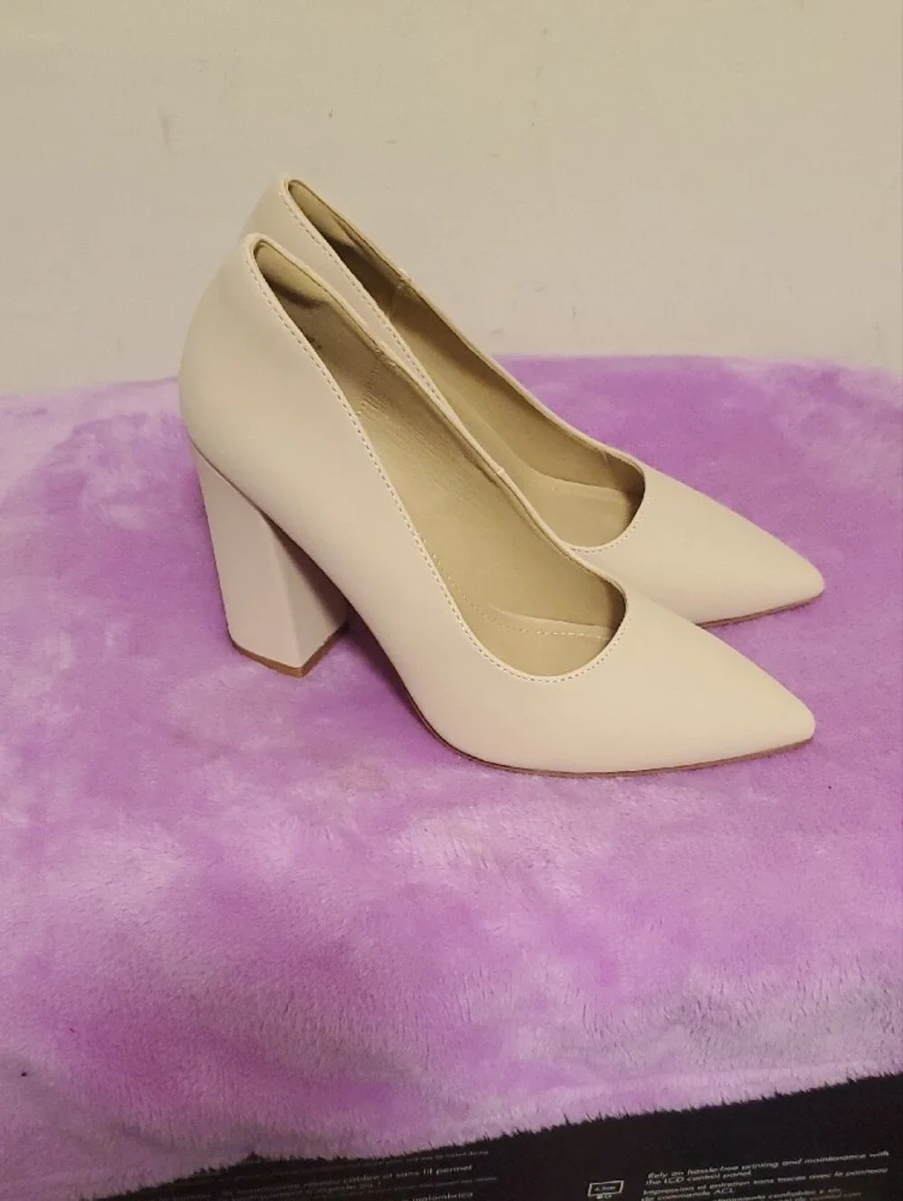 Women’s Pointed-Toe Block Heel Pumps in Pale Pink